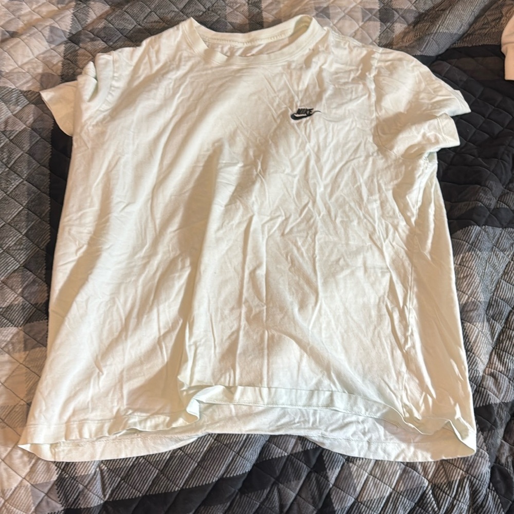 nike t shirt